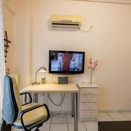 Flat In Excellent Location With Private Parking Apartment Athena Bagian luar foto