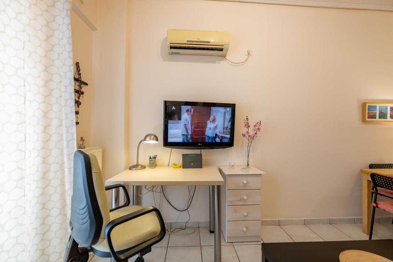 Flat In Excellent Location With Private Parking Apartment Athena Bagian luar foto